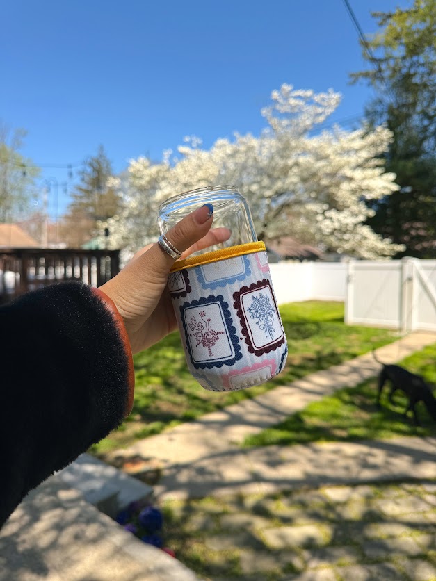Framed Garden Cup Sleeve